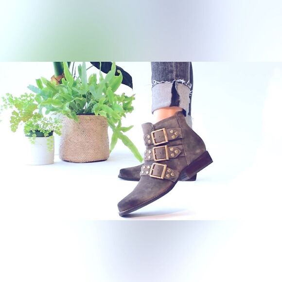 Zodiac Adele Suede Olive bootie boots! Like New!!! Size 7 - Picture 5 of 14